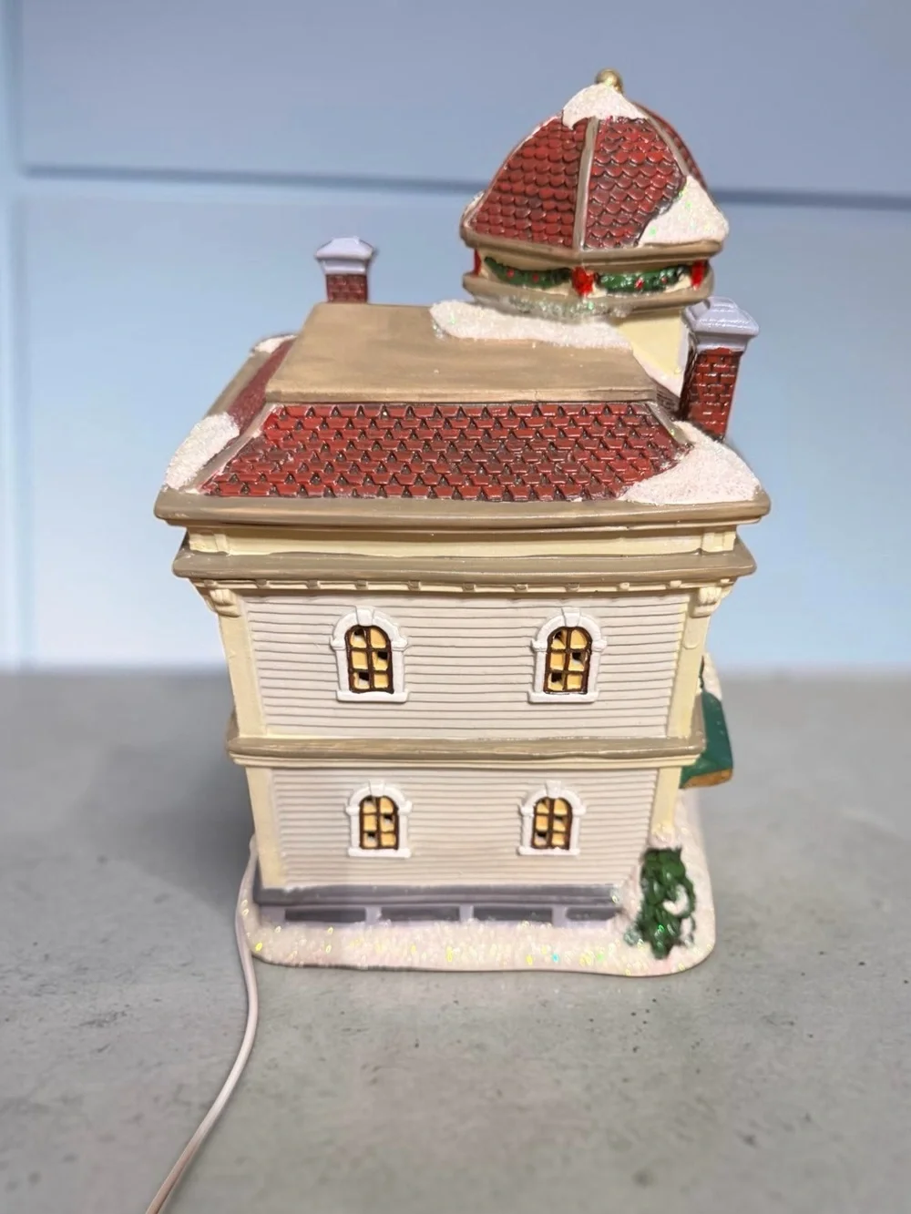 St. Nicholas Square 2017 Restaurant Lighted Christmas Village Building w/ Box